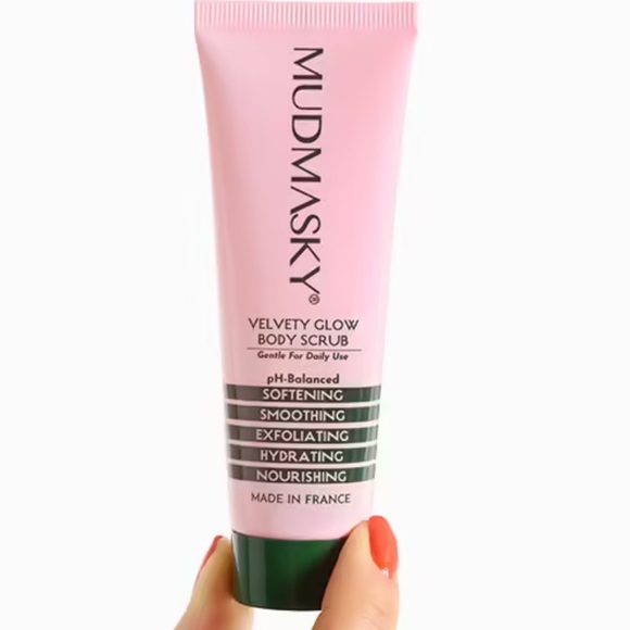 💙 4/$20 MUDMASKY Velvety Glow Body Scrub - Picture 1 of 3